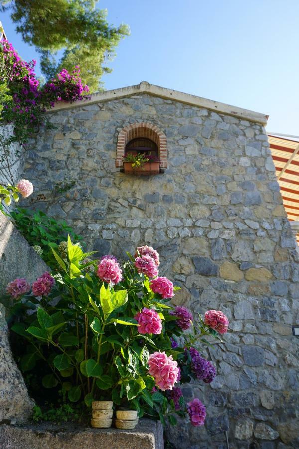 B&B Villa La Petra Сан-Никола-Арчелла Экстерьер фото